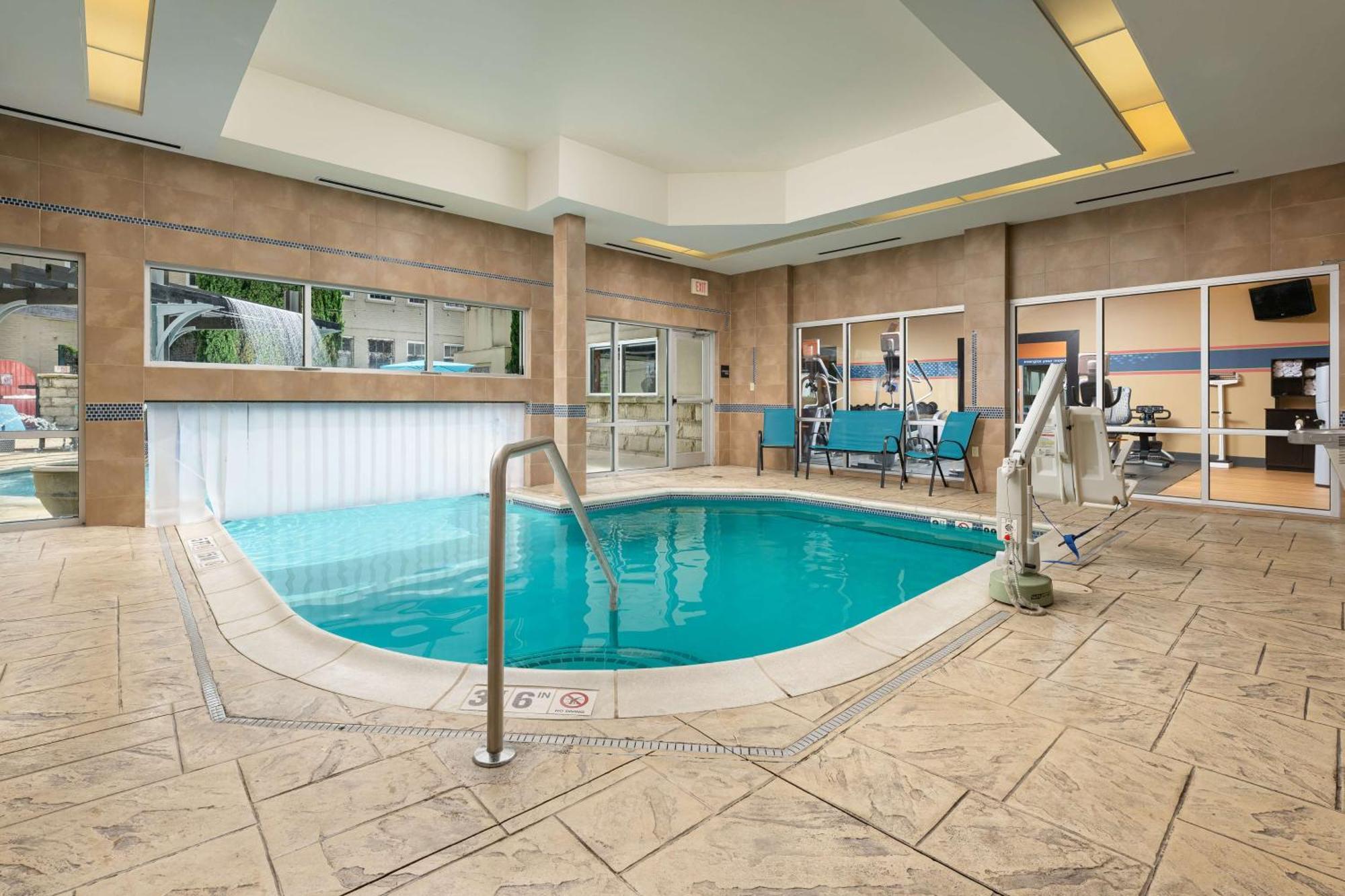Hampton Inn & Suites Chattanooga Downtown Exterior foto